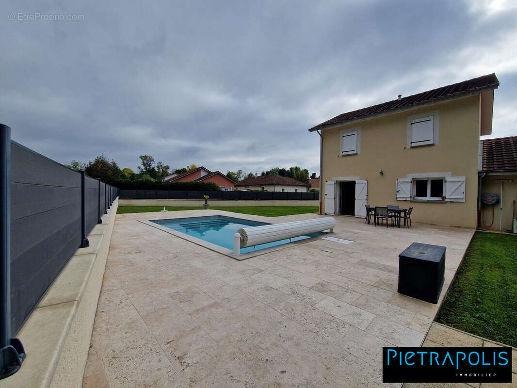 Maison à MONTALIEU-VERCIEU