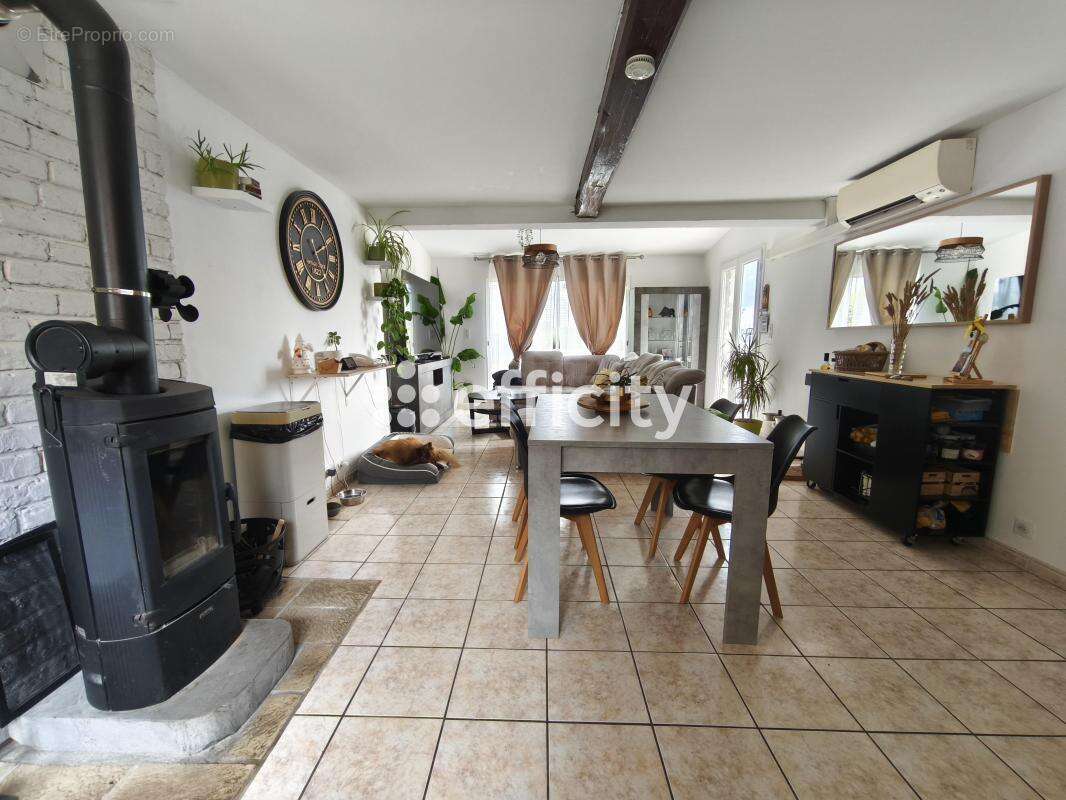Maison à ROCQUENCOURT