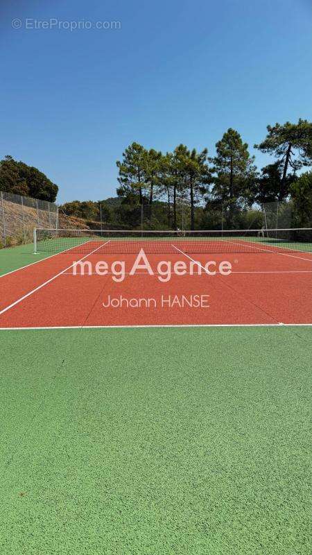 Appartement à ROQUEBRUNE-SUR-ARGENS