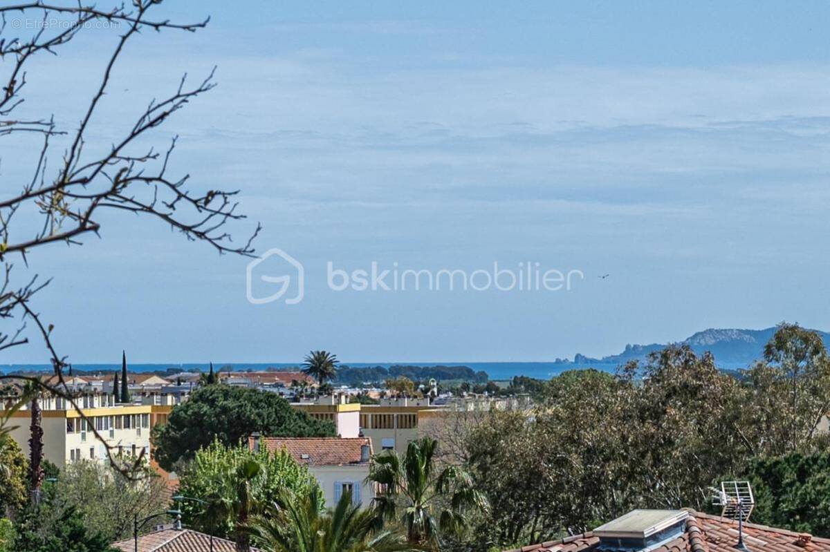 Appartement à HYERES