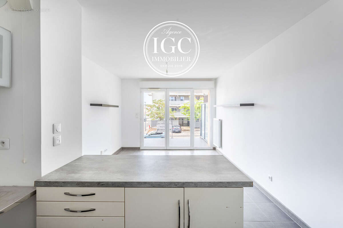 Appartement à CHATEAUNEUF-LES-MARTIGUES