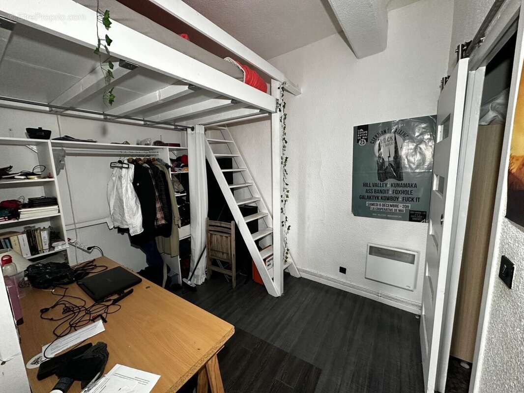 Coin nuit avec mezzanine - Appartement à CLERMONT-FERRAND