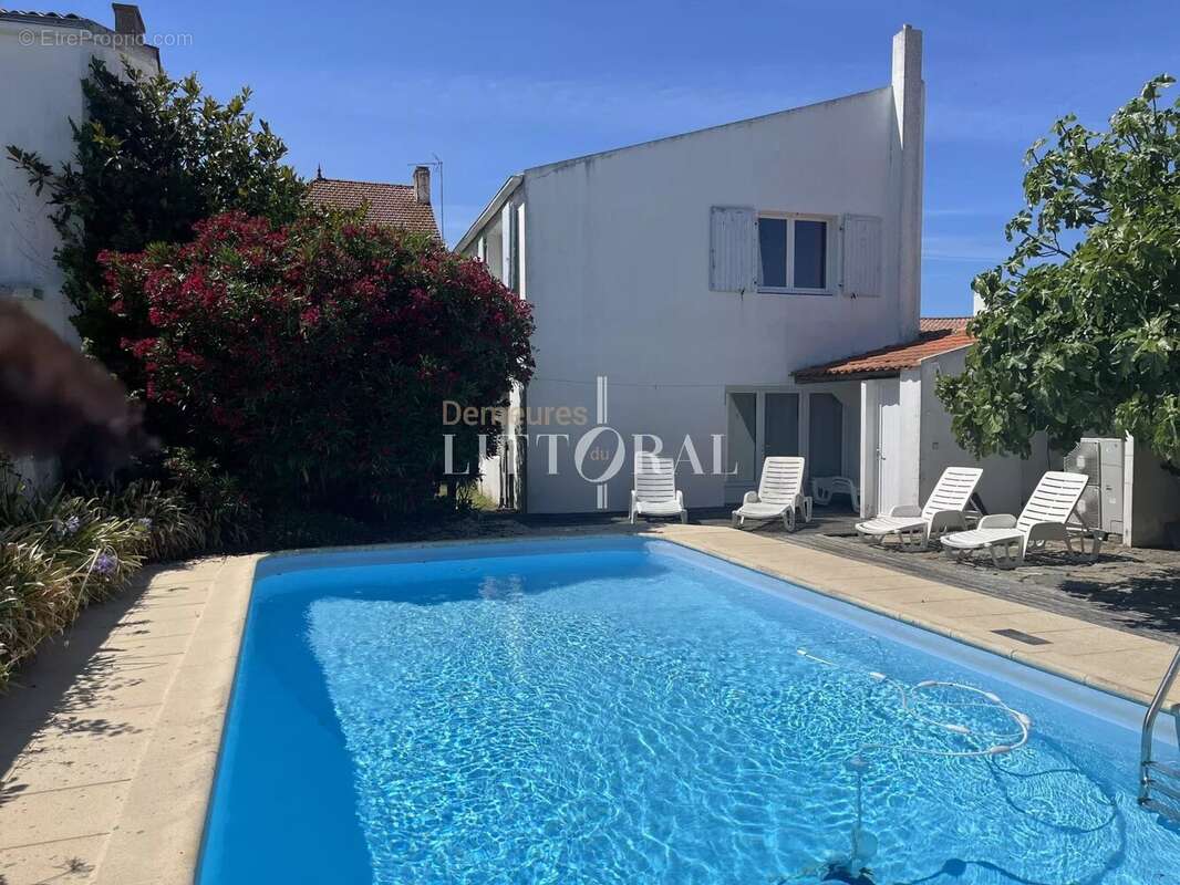 Belle propriété familiale avec piscine au cœur de Port Joinville - photo 4