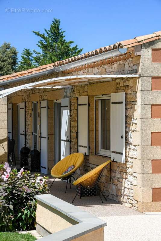 Maison méridionale de plain-pied de 167 m² avec jardin et piscine à 3.5 km du centre d’Uzès - photo 20