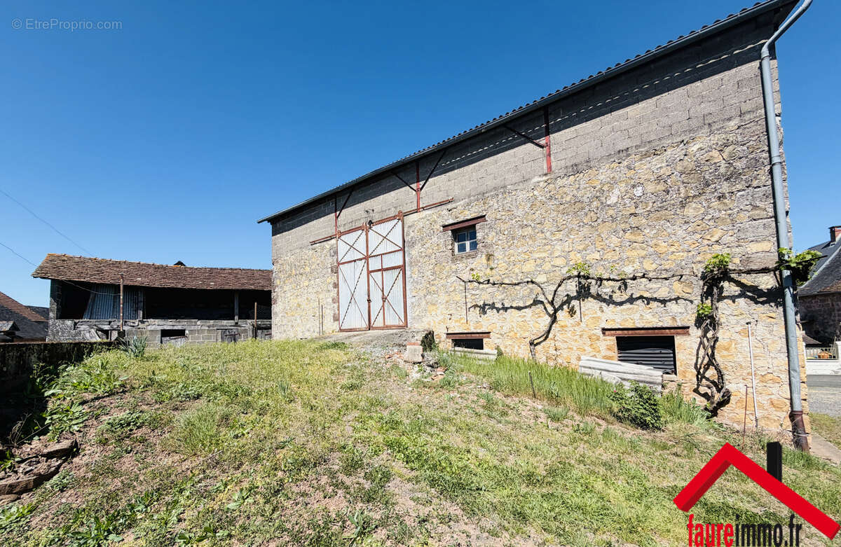 Maison à VARS-SUR-ROSEIX