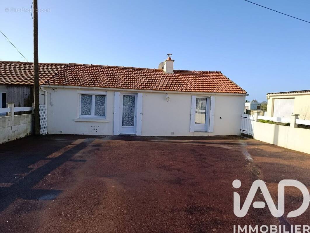 Photo 1 - Maison à SAINT-MICHEL-CHEF-CHEF