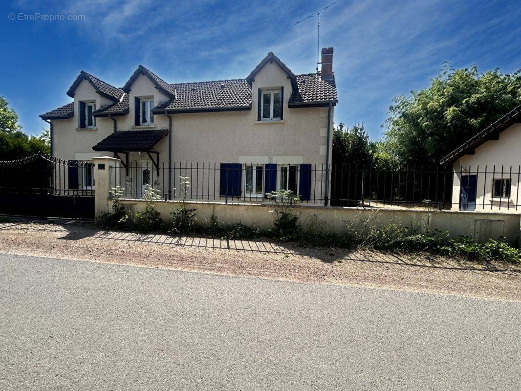 Maison à SAINT-ELOI