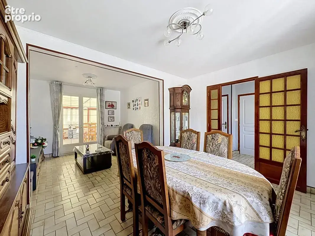 Pavillon independant - 118m² - 4 chambres - sous sol total - double garage - 60250 bury - photo 4
