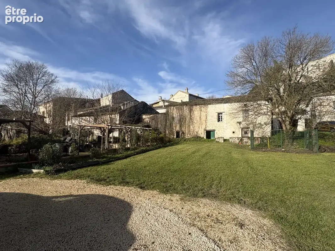 Murs commerciaux avec fonds de commerce de restauration + Maisonnette à rénover avec grand terrain   Tarn et - photo 16