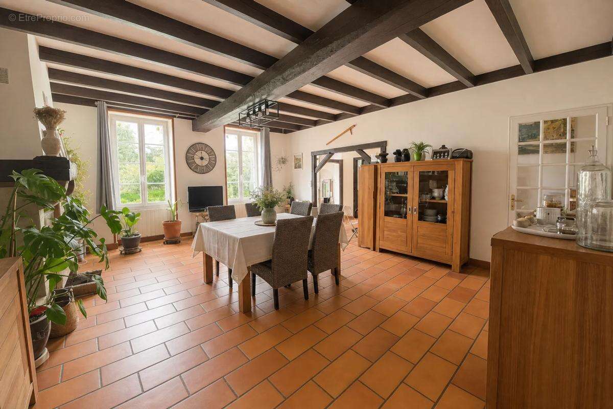 Maison à LOUZIGNAC