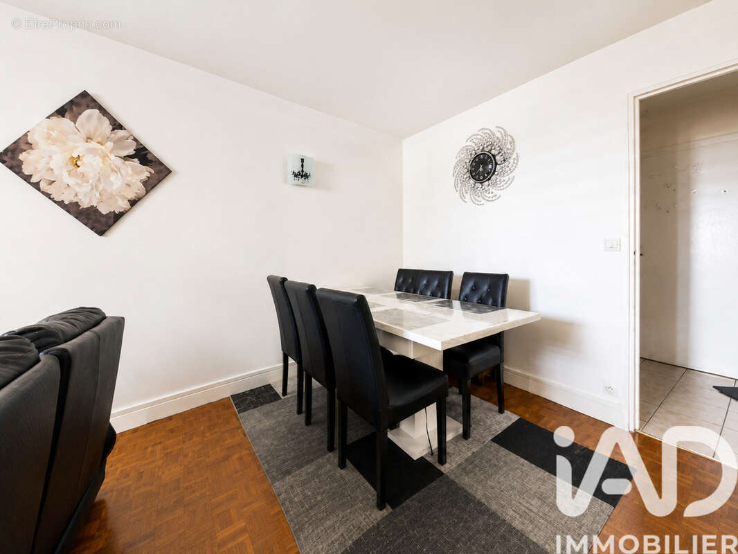 Photo 2 - Appartement à SAINT-OUEN-L'AUMONE