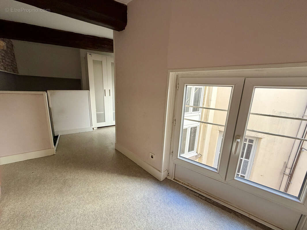 Lot de 4 appartements + cave + 2 remises aménageables - photo 8