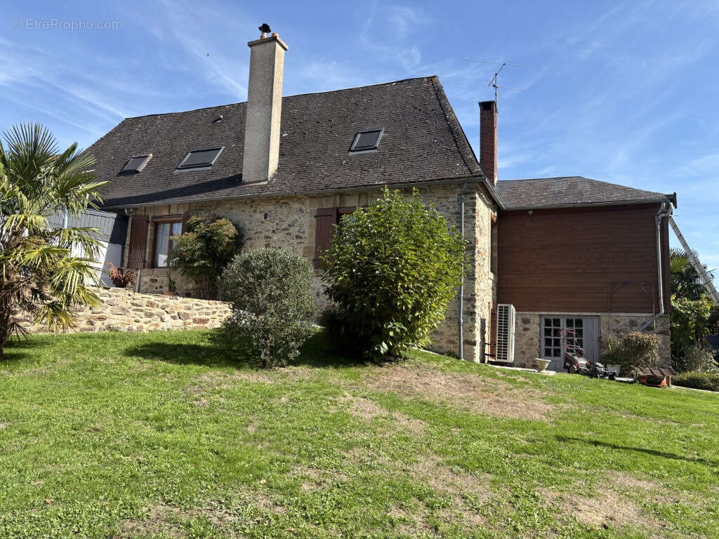 Maison à ARNAC-POMPADOUR