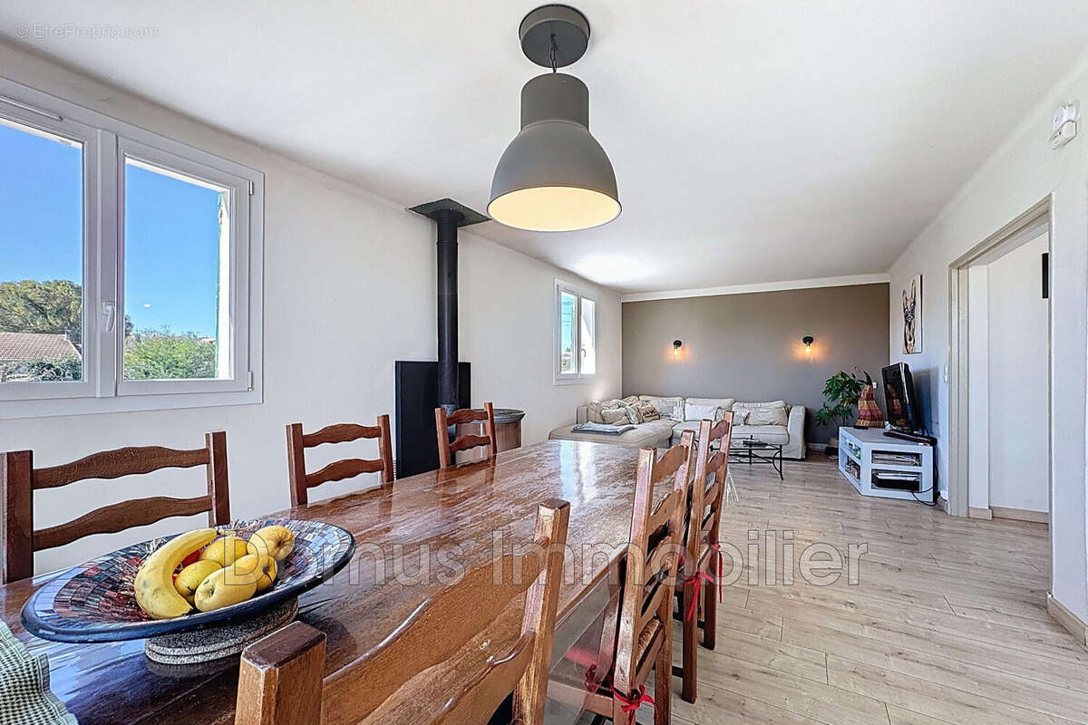 Maison à SAINT-SATURNIN-LES-AVIGNON