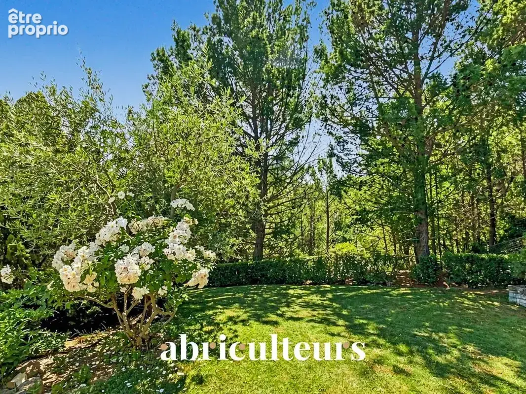 Splendide villa de 296 m² avec piscine, sauna, spa, terrain de 1,2 ha et vue exceptionnelle à Rognes (13840) - photo 23