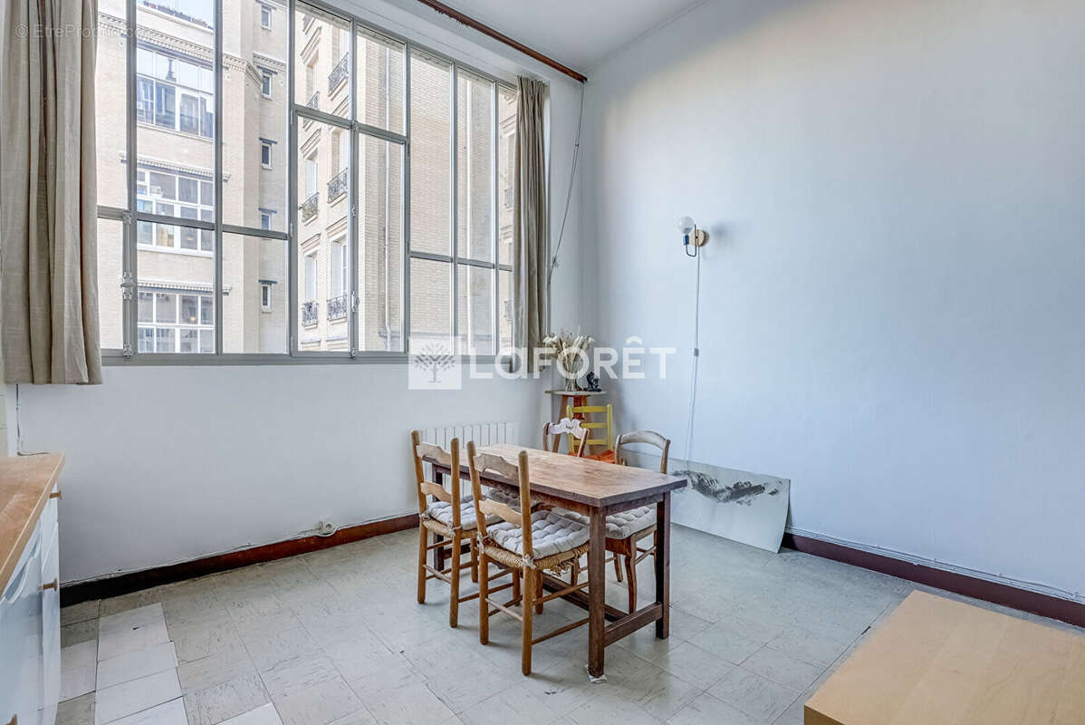 Appartement à PARIS-14E