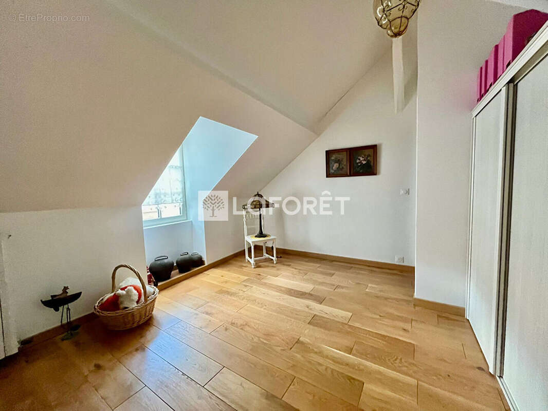 Propriété ancienne 7 pièce(s) 234.25 m2 - photo 9
