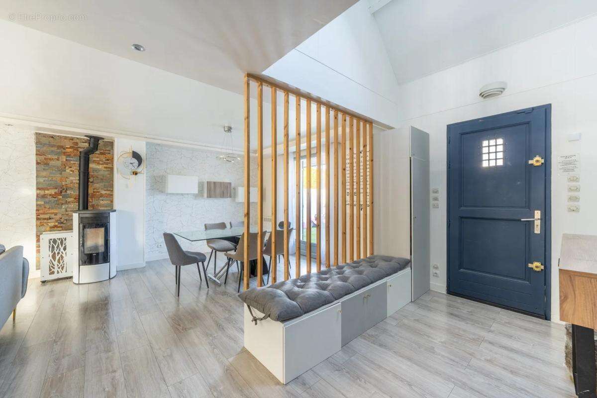 Maison à MONTSOULT