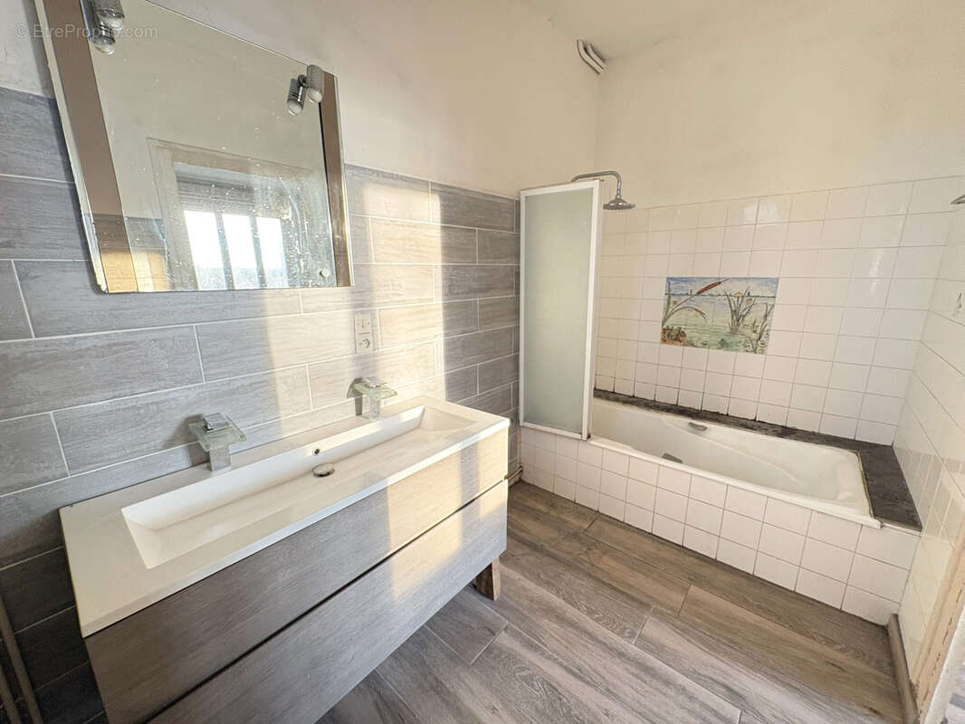 Maison à SAINT-PAUL-DE-VARAX