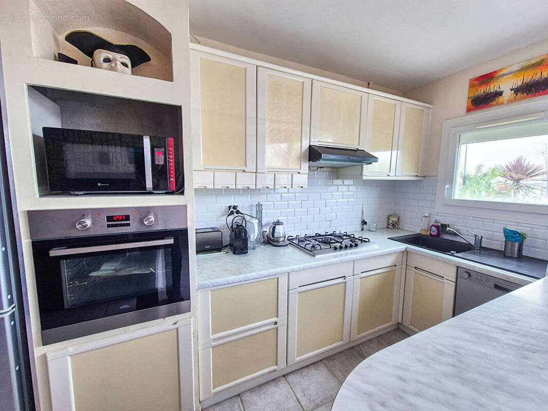 Appartement à SAVIGNY-LE-TEMPLE