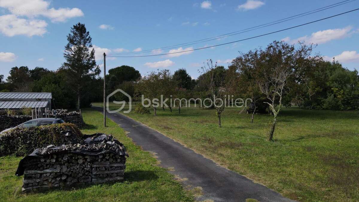 Maison à SAINT-SAVINIEN
