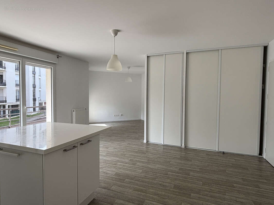 Appartement à SAINT-JEAN-DE-LA-RUELLE