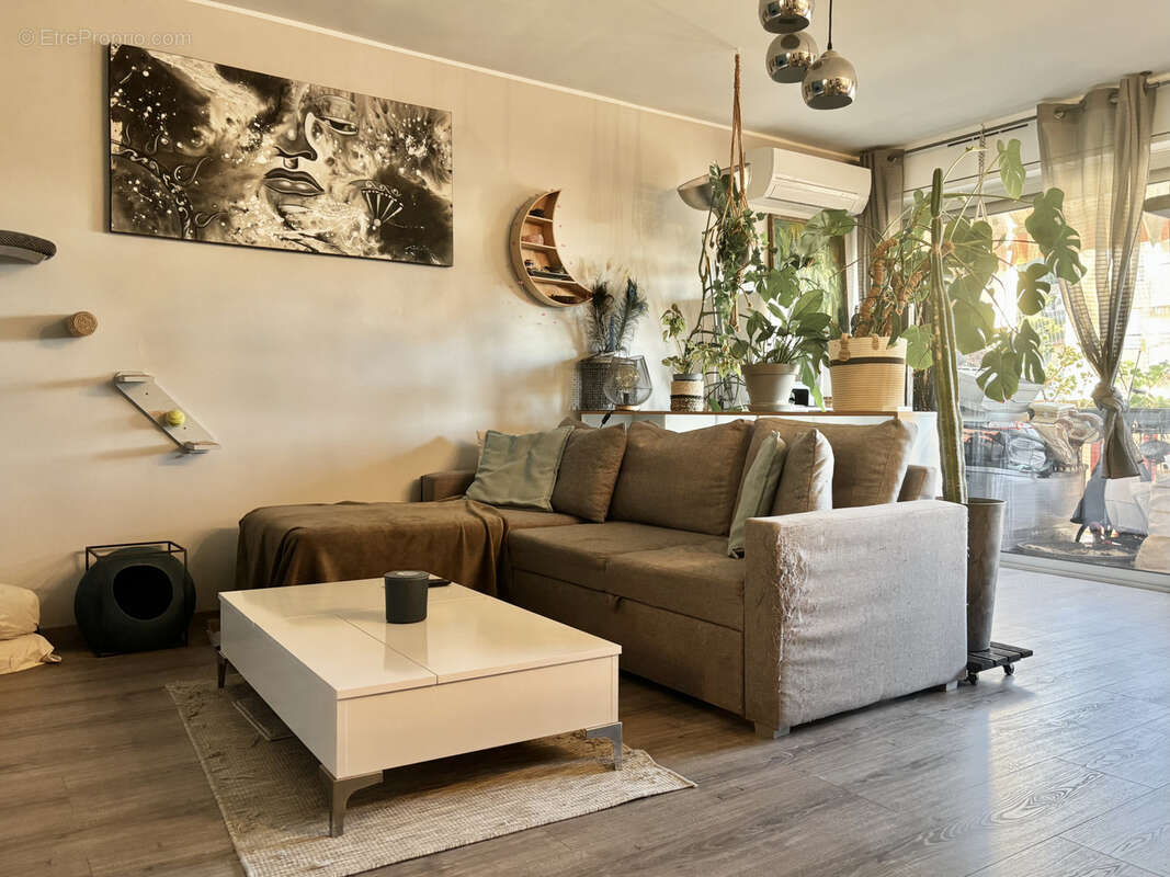 Appartement à ROQUEBRUNE-CAP-MARTIN