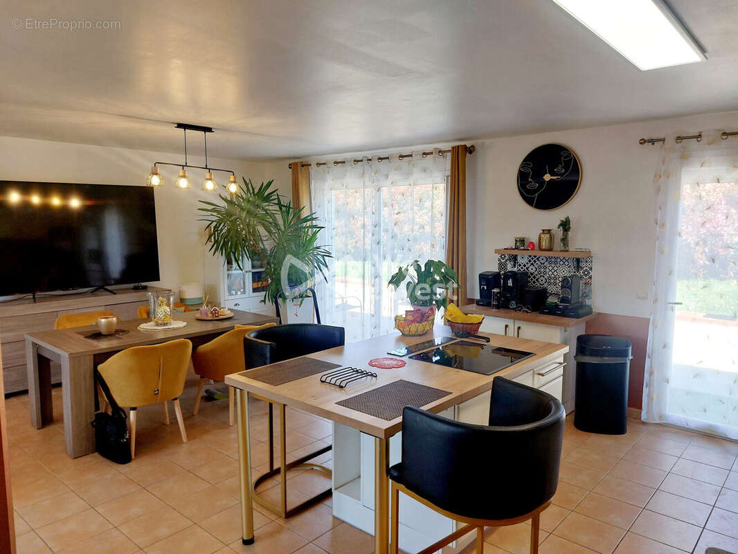 Maison à MONTECH