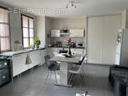 Maison à VIC-LA-GARDIOLE