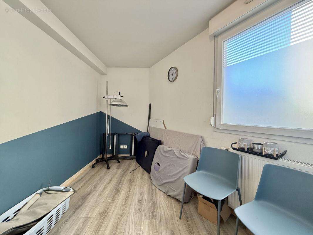 Dijon Bourroches – T4 en rez-de-jardin avec double potentiel : cabinet professionnel ou habitation - photo 10