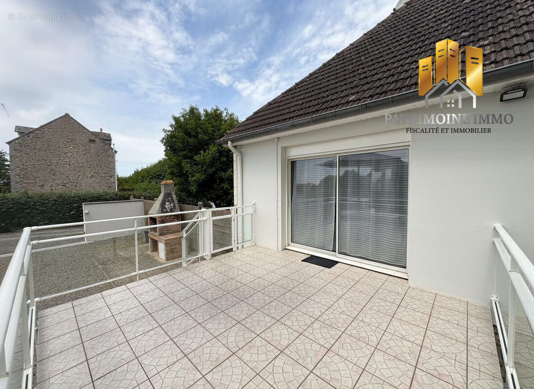 Maison à SAINT-SENIER-SOUS-AVRANCHES