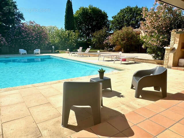 Maison à SUZE-LA-ROUSSE