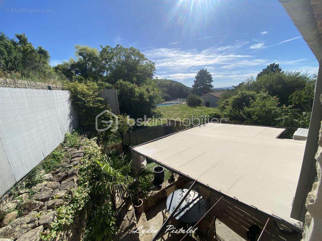 NOUVEAUTÉ - SAIGNON (84) - Authentique maison de village avec extérieur - photo 3