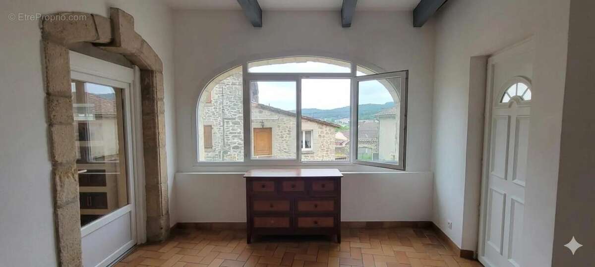 Maison à SAINT-PAUL-LE-JEUNE