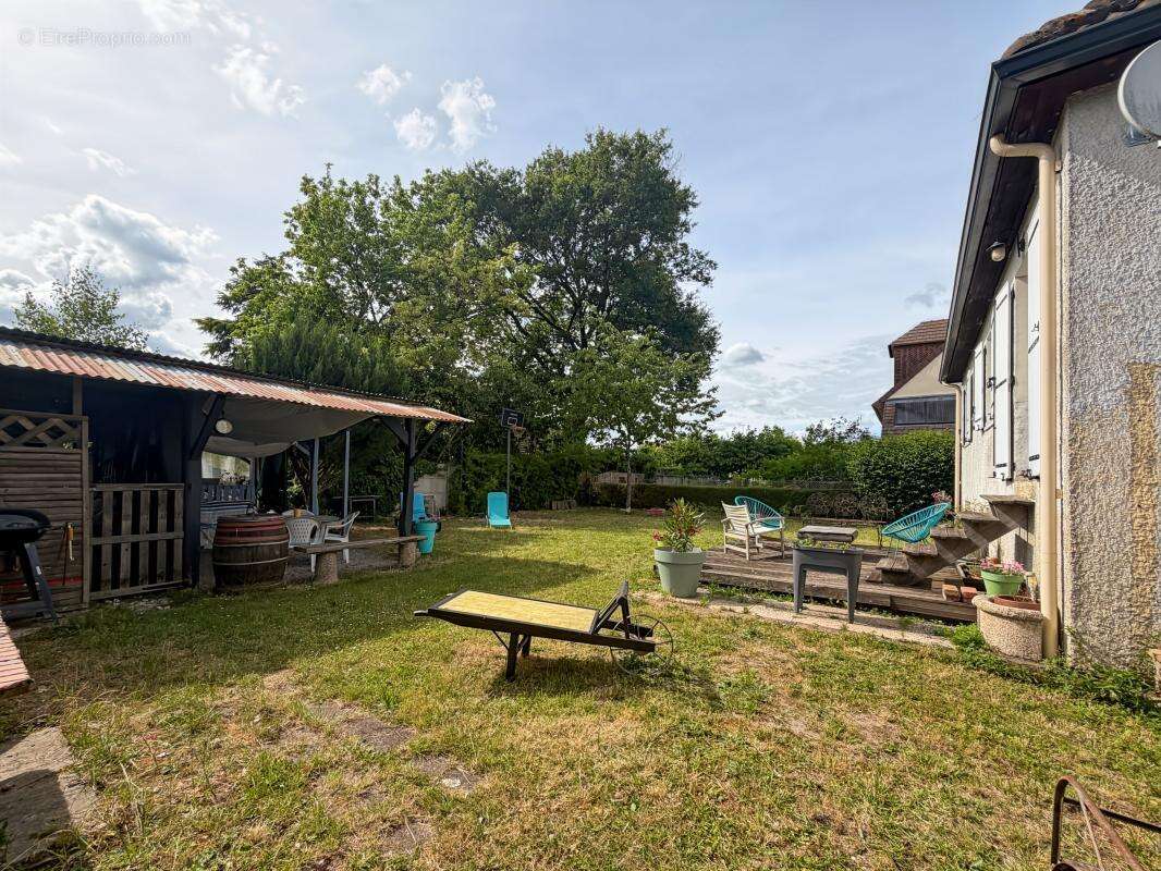 Maison 5 pièces familiale en centre-ville avec sous-sol total et beau jard - photo 13