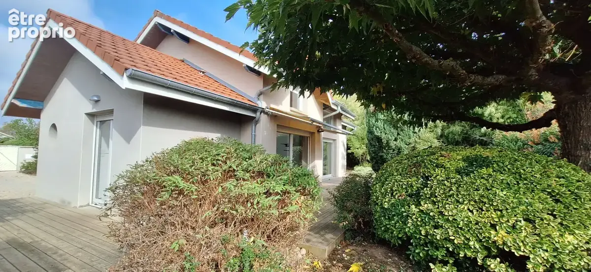 Maison 120m² à saint-denis-lès-bourg - photo 1