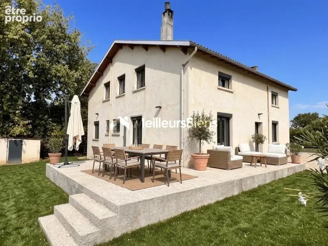 maison familiale 222  m²-8 pièces-6 chambres-2206 m² de terrain - photo 2