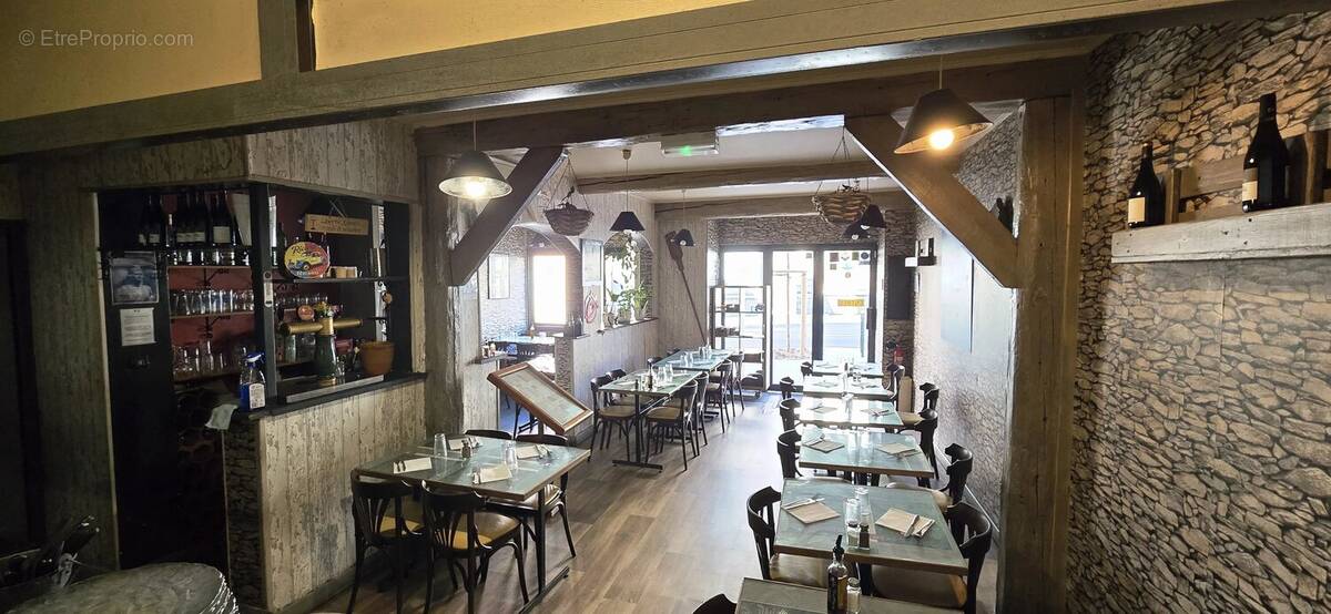 Commerce à AX-LES-THERMES