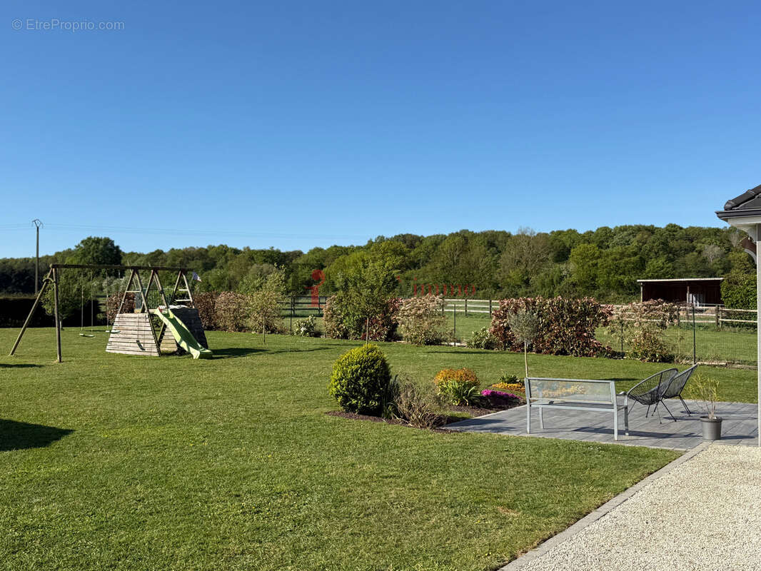 Maison à LE MELE-SUR-SARTHE