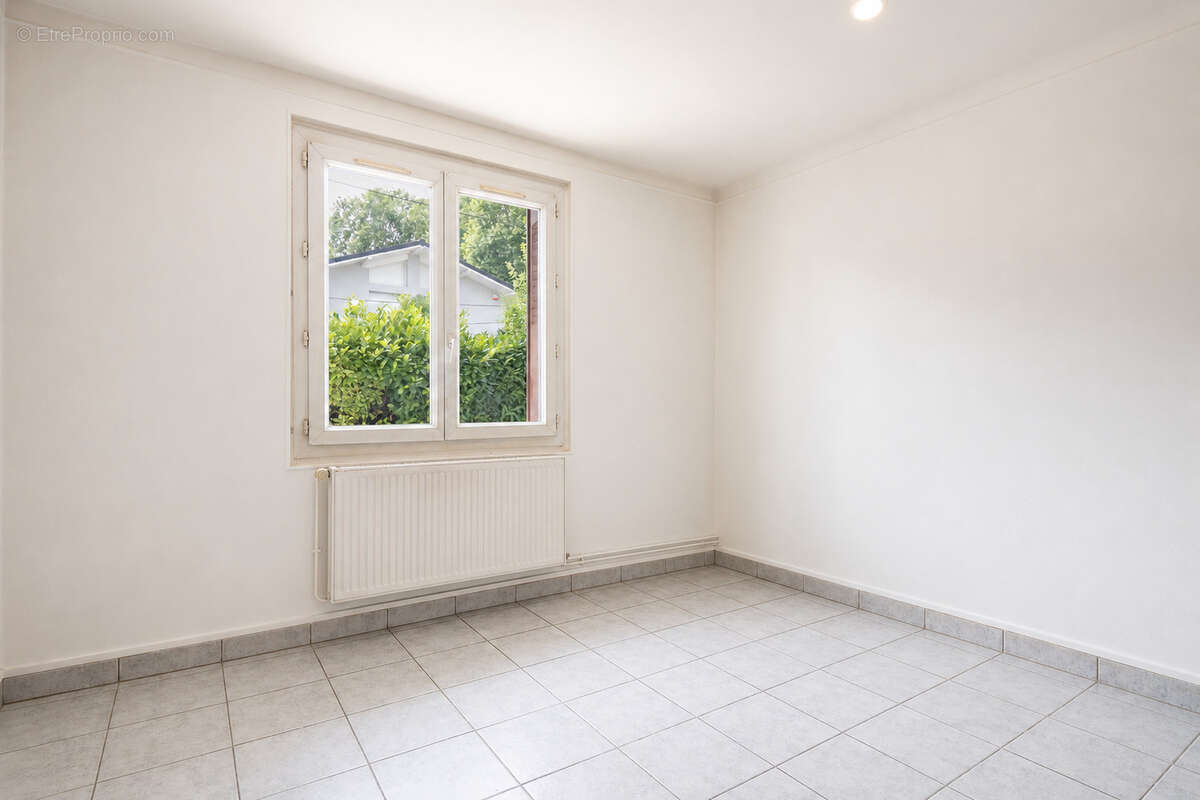 Grenoble - opportunité rare - ensemble immobilier de 4 logements avec garages & dépendances - revenus annuels - photo 16