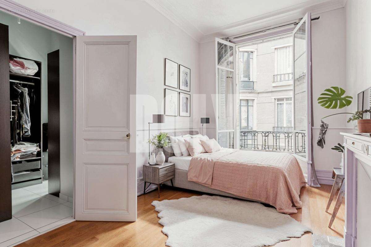 Appartement à PARIS-17E