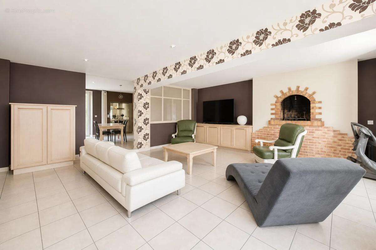 Maison de 7 pièces de 209 m² à Nogent-le-Rotrou - photo 10