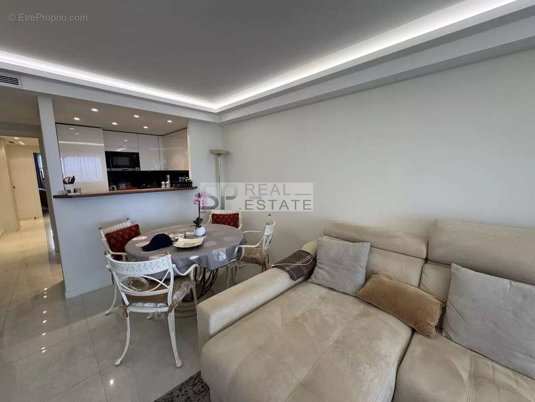 Cannes appartement 3 pieces front de mer - photo 9