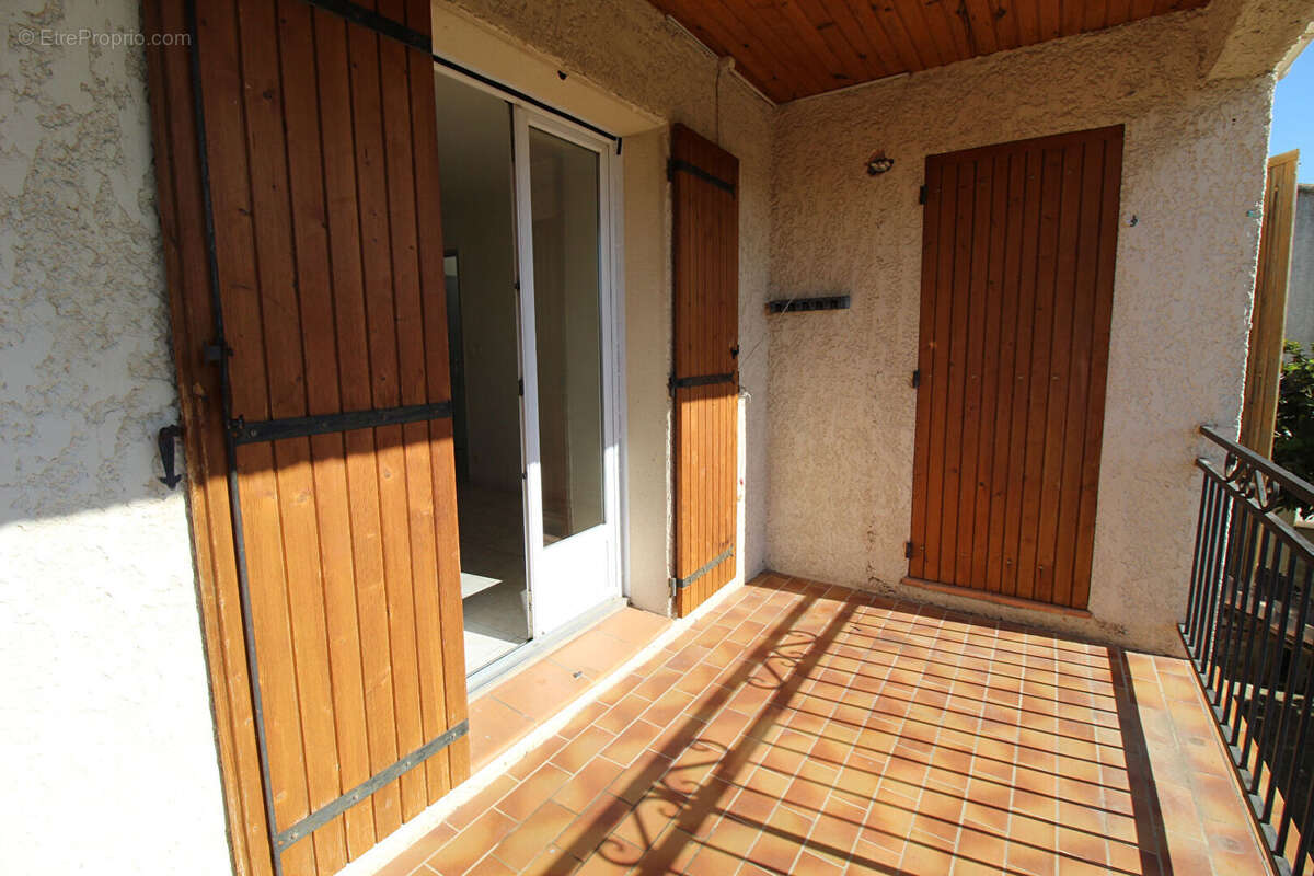 Maison Saint Martin De Crau 6 pièce(s) 120 m2+ terrain au centre ville. - photo 2