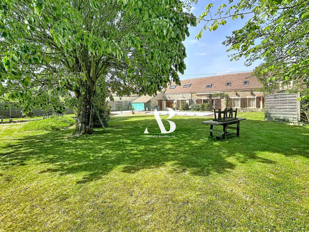 Maison à LA CHAPELLE-RABLAIS