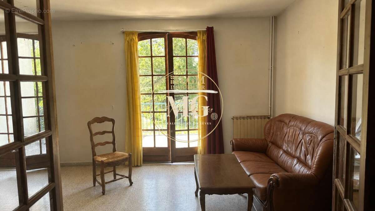 Maison - 7 pièces - 179m² - photo 3