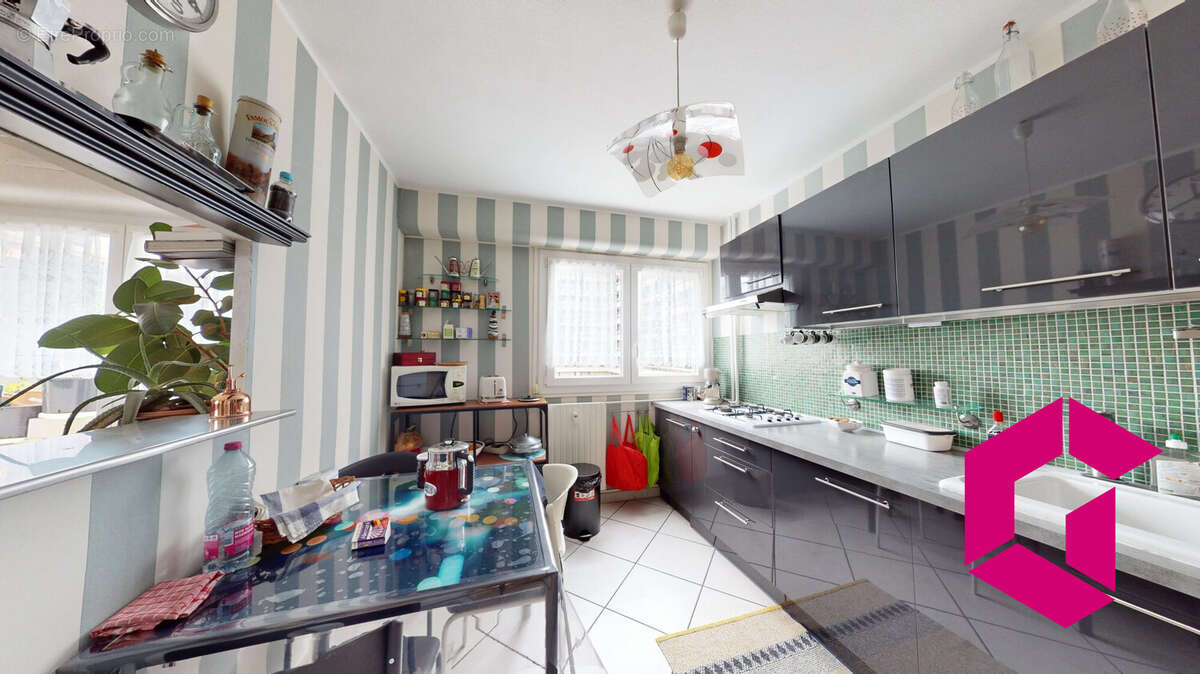 Appartement à SAINT-ETIENNE