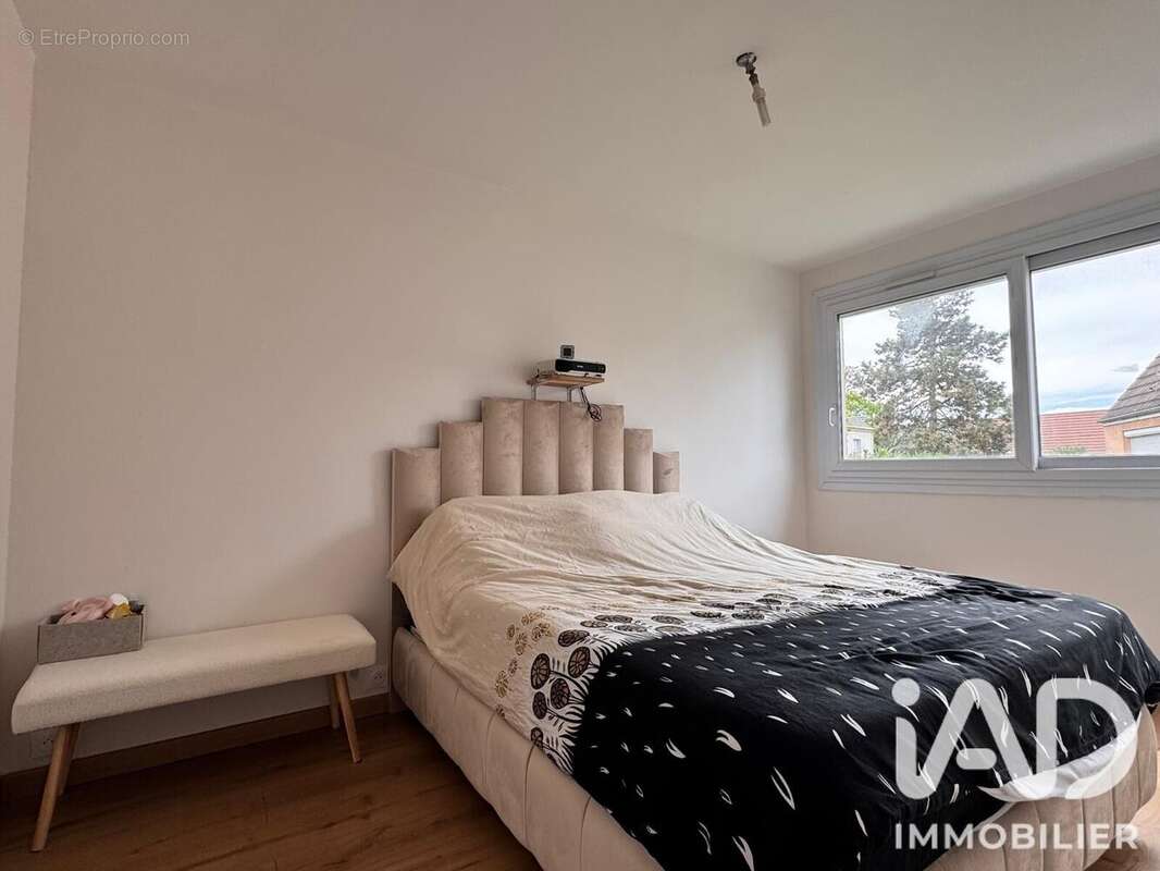 Appartement 97 m² à Noiseau  - photo 6