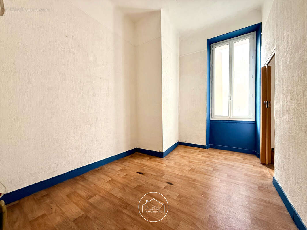 Appartement à MARSEILLE-6E
