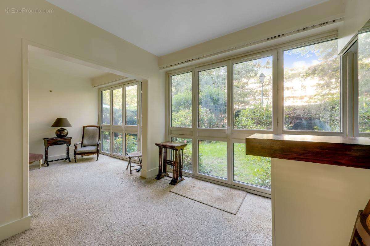 Appartement à LA CELLE-SAINT-CLOUD